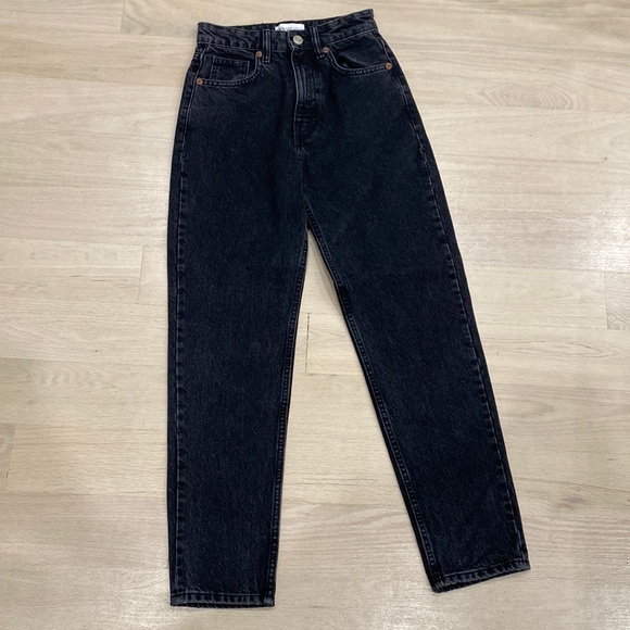 Zara Denim - Zara Mom Jeans - Size 2 (style code 8197 031)